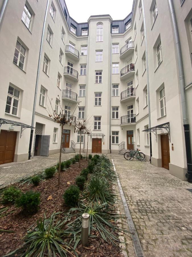Ak Apartments Варшава Екстериор снимка